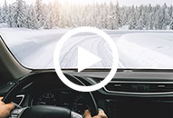 familie spielt ein Brettspiel