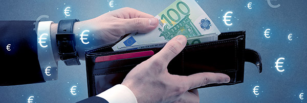 mann mit geldbörse und hunder euro scheinen